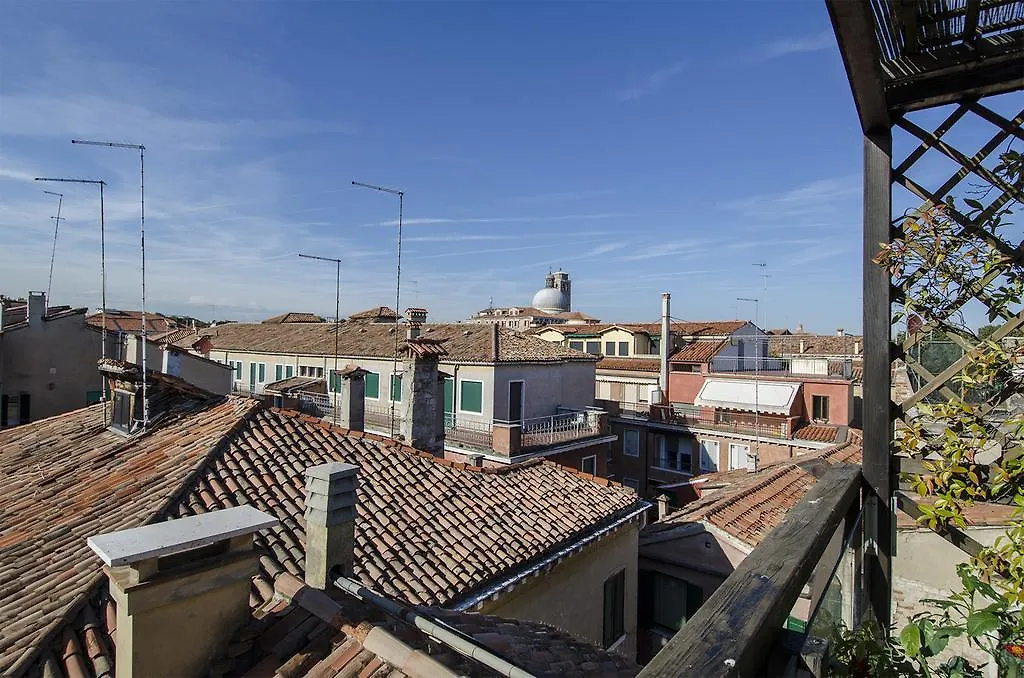 Hotel Ai Due Fanali Venezia 3*,